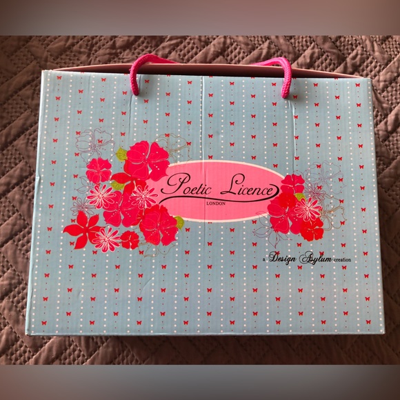 Poetic License “A Fling Thing” Flirty, Flowery heels! - Picture 11 of 12